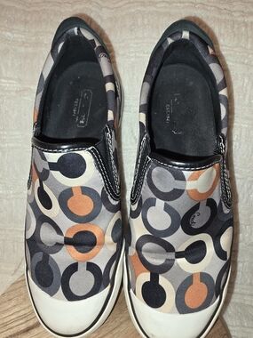 Slip-On Sneakers with Geometric Circle Print